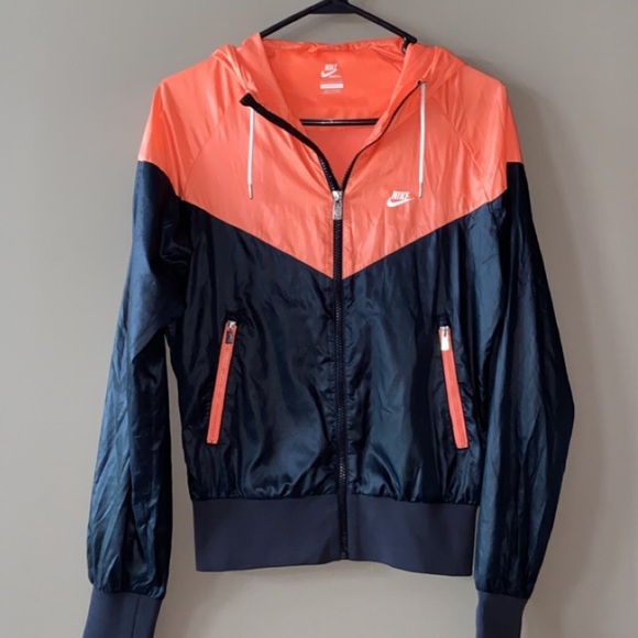 Nike Windbreaker - Picture 2 of 4